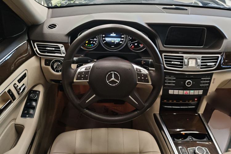 Used Mercedes-Benz E-Class 2015 Facelift E 200 L