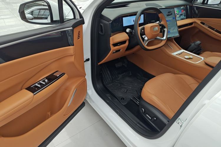 Used  L7 2025 EM-i 115km Exploration+ Edition