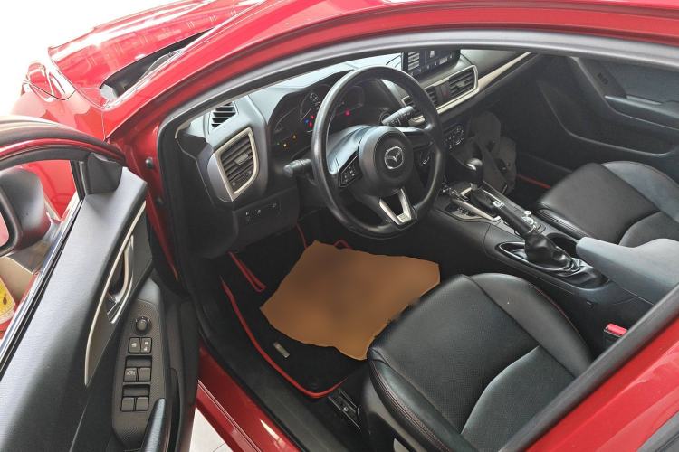 Used Mazda Mazda 3 Axela 2017 Hatchback 1.5L Automatic Comfort Model Emission Standard China V
