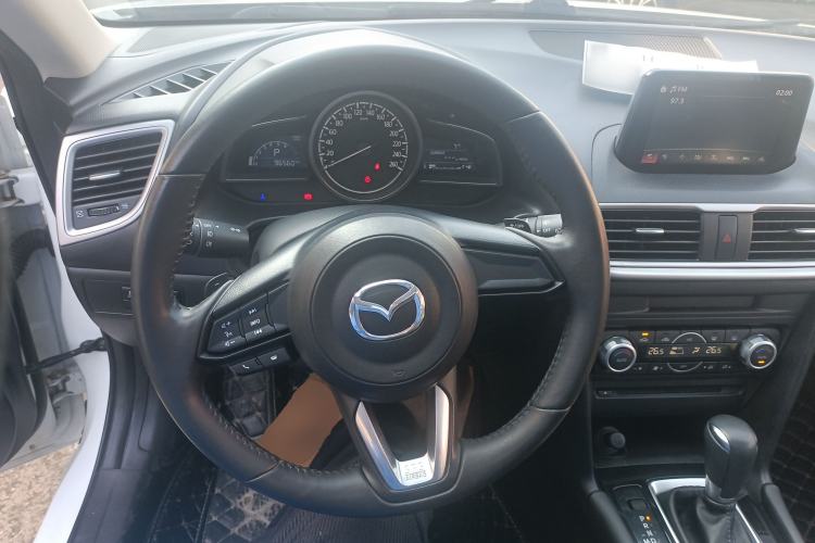 Used Mazda Mazda 3 Axela 2019 Cloud-Controlled Version Hatchback 2.0L Automatic Luxury Model China VI Standard
