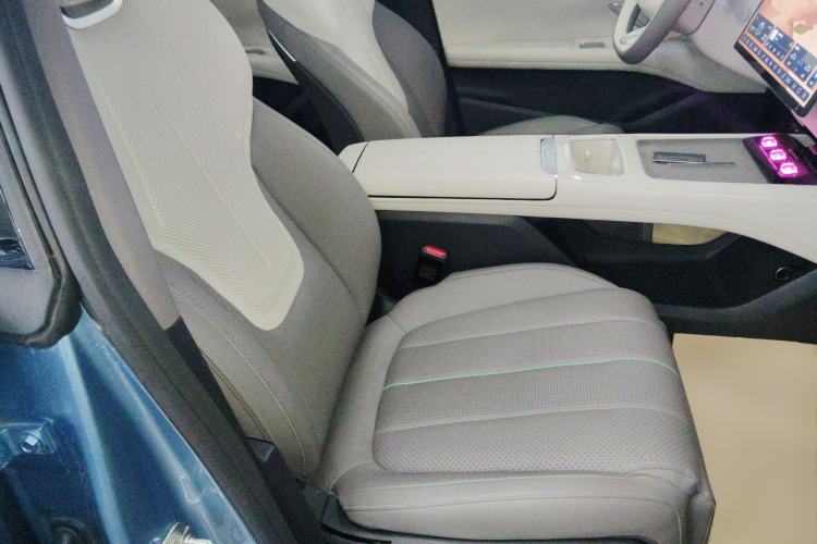 Used  L07 2024 230Max Qiankun Intelligent Driving ADS SE Range-Extended Version
