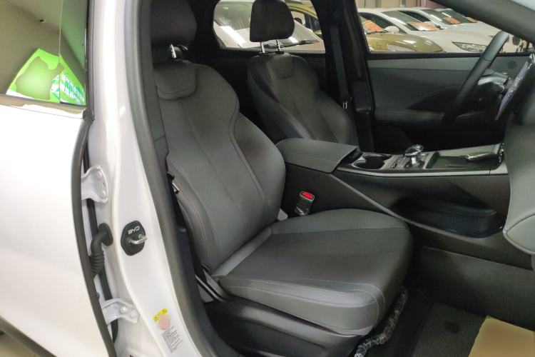 Used BYD Qin PLUS 2025 DM-i Smart Drive 55KM Leading Model
