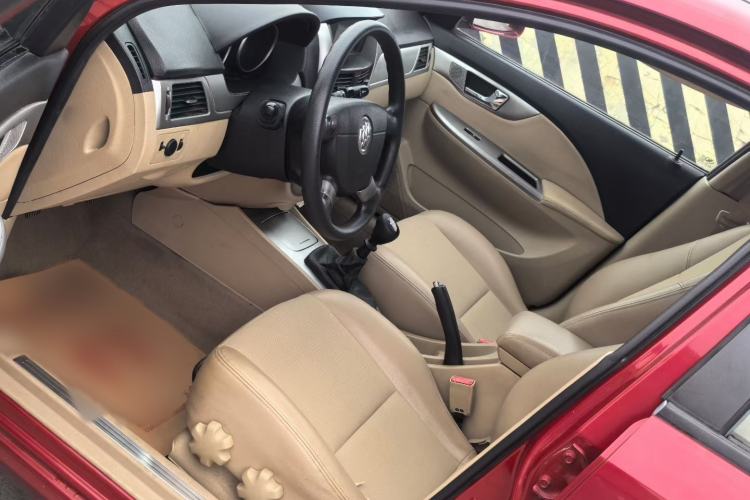 Used Buick Excelle 2013 1.5L Manual Classic Model
