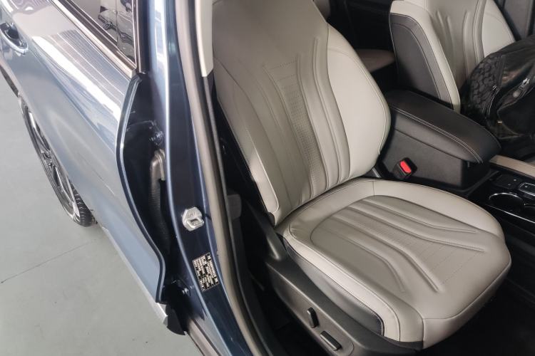 Used Ford Escape 2024 EcoBoost 245 Two-Wheel-Drive Titanium Edition
