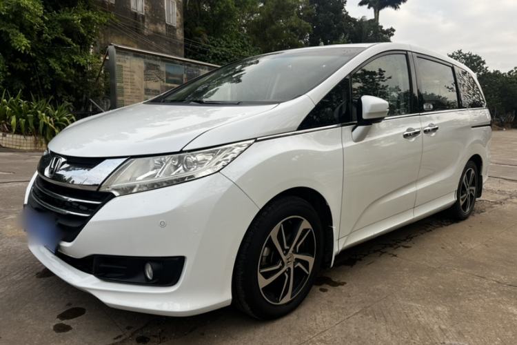Used Honda Odyssey 2015 Revised 2.4L Luxury Edition
