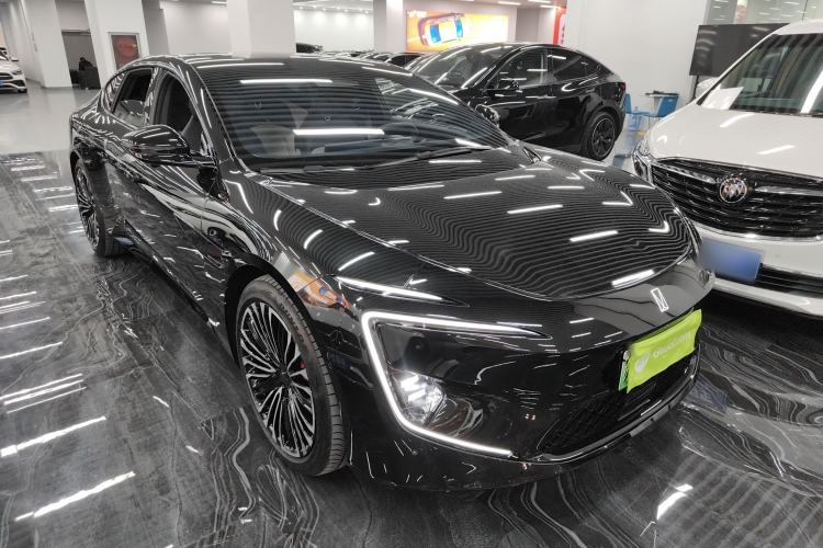 Used  12 2025 Ultra Extended-Range Edition
