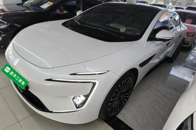 Used  12 2025 Ultra Extended-Range Edition