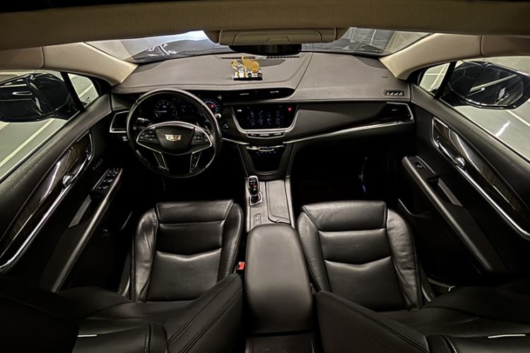 Used Cadillac XT5 2018 25T Luxury Model
