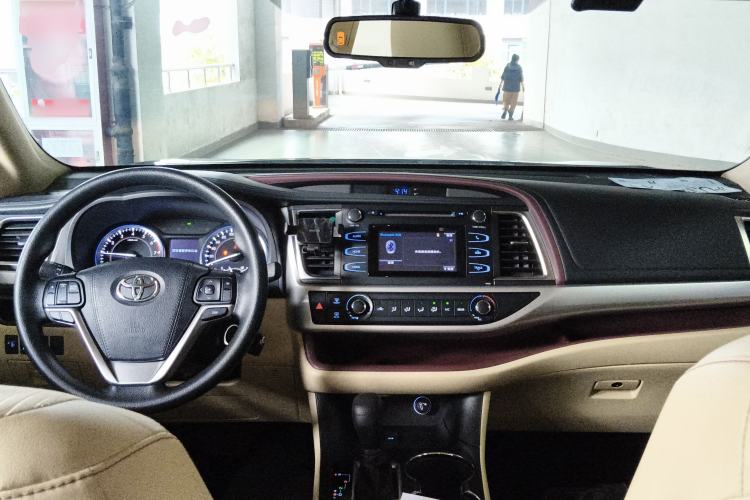 Used Toyota Highlander 2017 2.0T Two-Wheel Drive Elite Edition 5 Seats