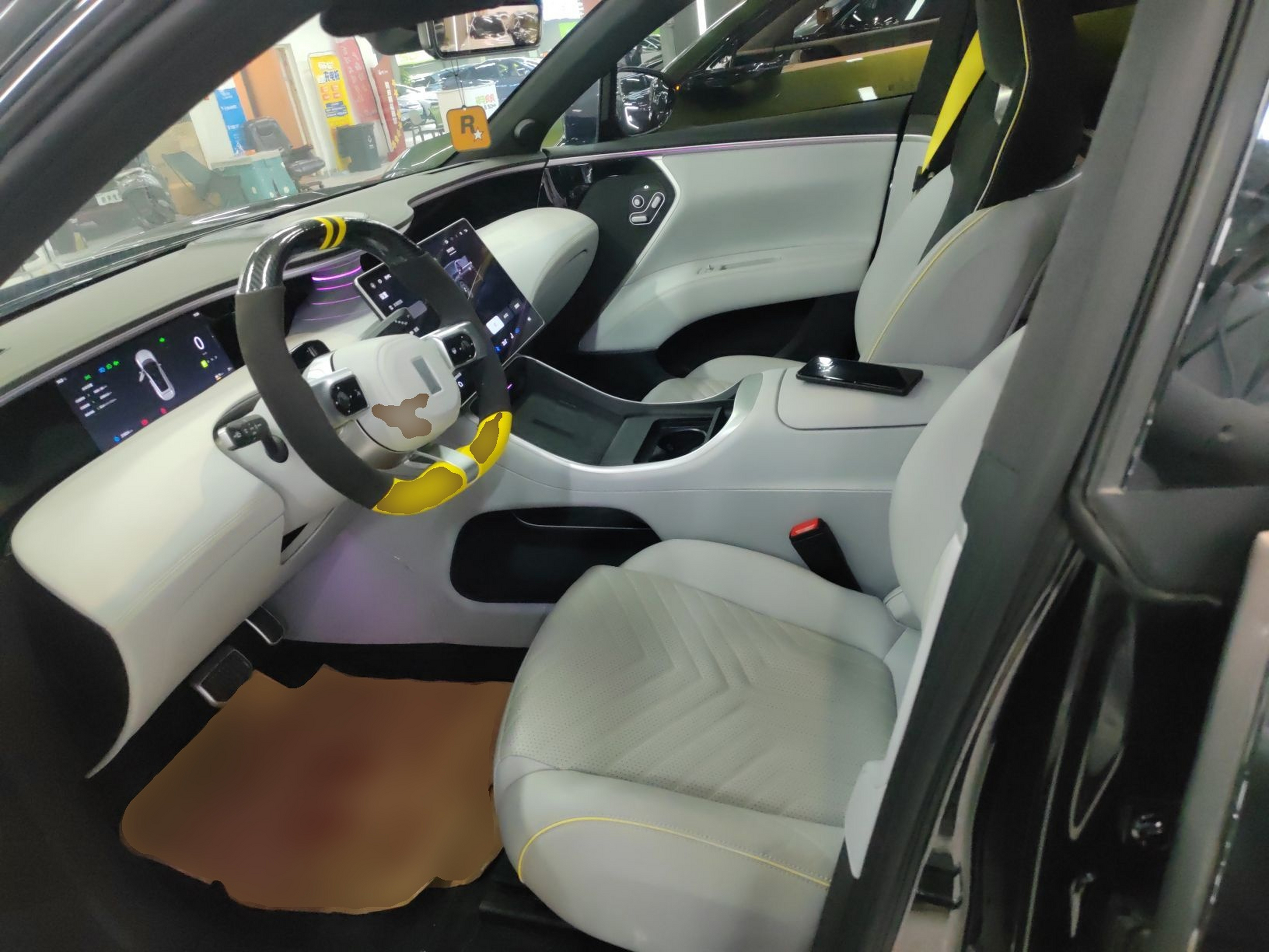 Переднее сиденье в автомобиле