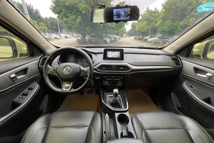 Used Dongfeng Fengon S560 2019 1.8L Manual Urban Model
