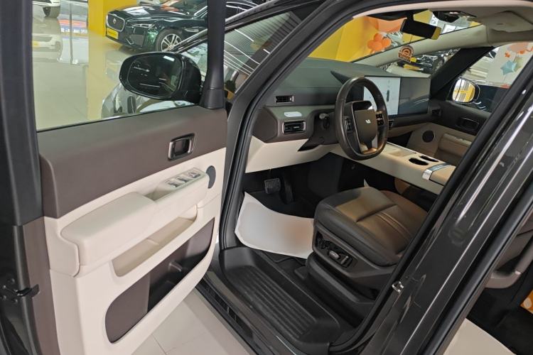 Used Li Auto MEGA 2024 Ultra Model