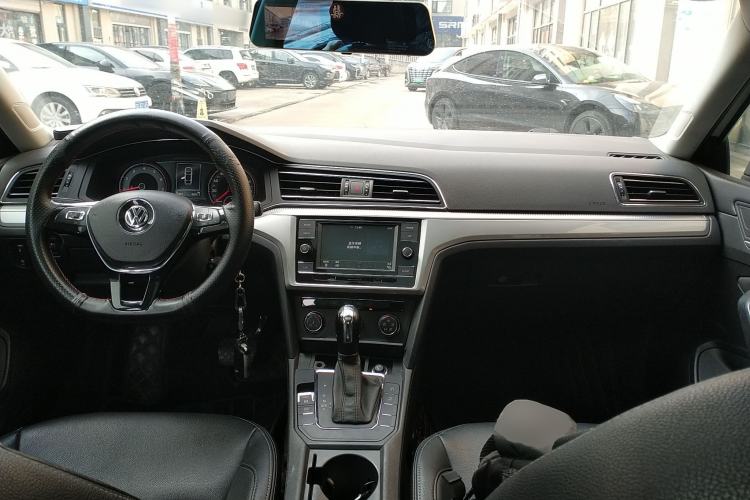 Used Volkswagen Lamando 2019 230TSI DSG Fashion Edition China V Standard