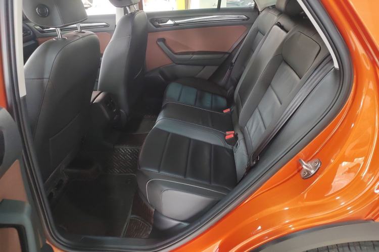 Used Volkswagen T-ROC 2018 280TSI DSG Two-Wheel-Drive Comfort Version China V Standard
