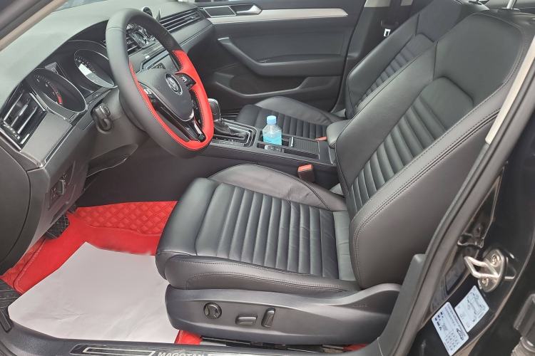 Used Volkswagen Magotan 2018 280TSI DSG Leading Model
