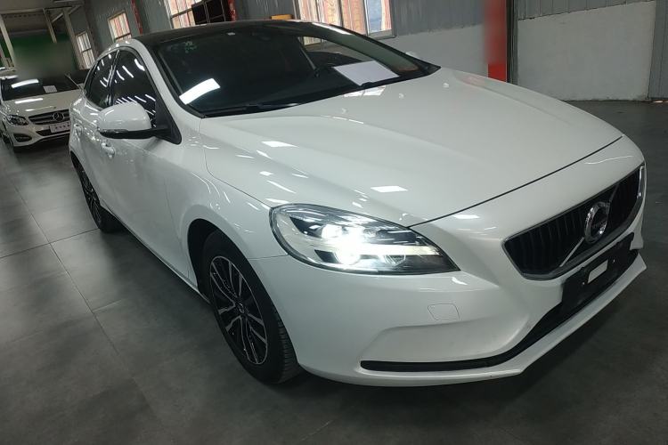 Used Volvo V40 2017 T3 Zhiyi Edition