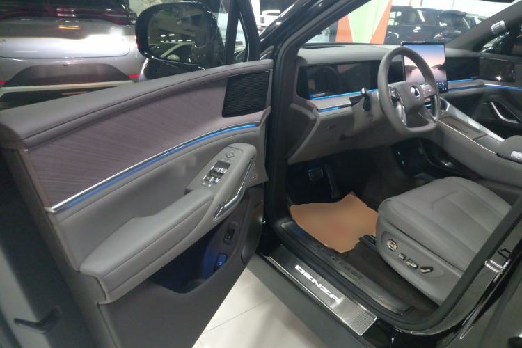 Used Denza N9 2025 Prestige Version