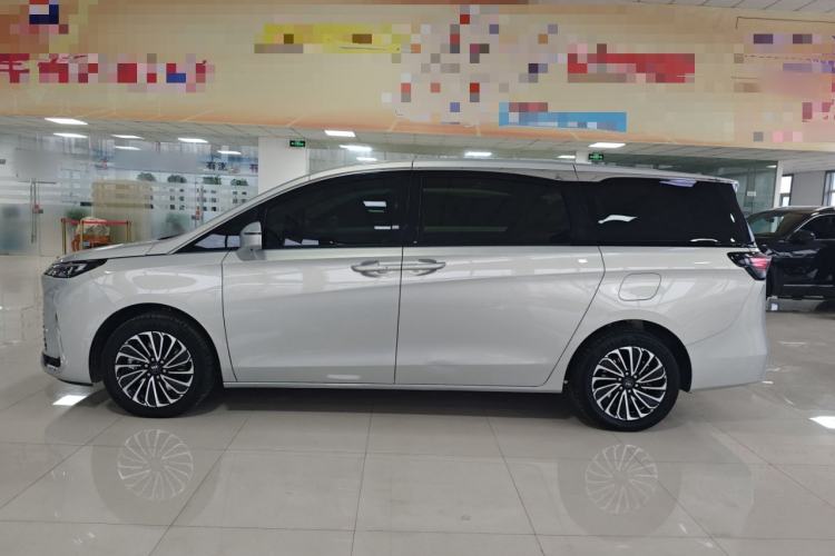 Used Buick GL8 New Energy 2025 Lu Shang Smart Enjoyment Edition 7-Seater
