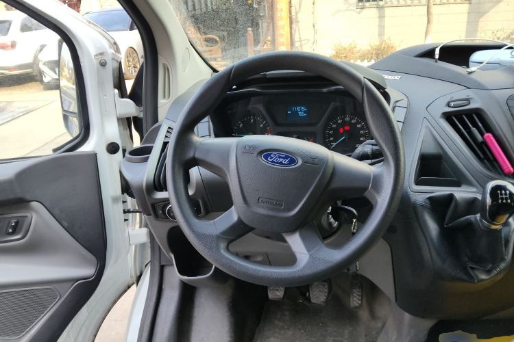 Used Ford Transit 2019 2.0T Diesel Multi-Purpose Commercial Vehicle Short Wheelbase Low Roof 6-Seater China VI Standard