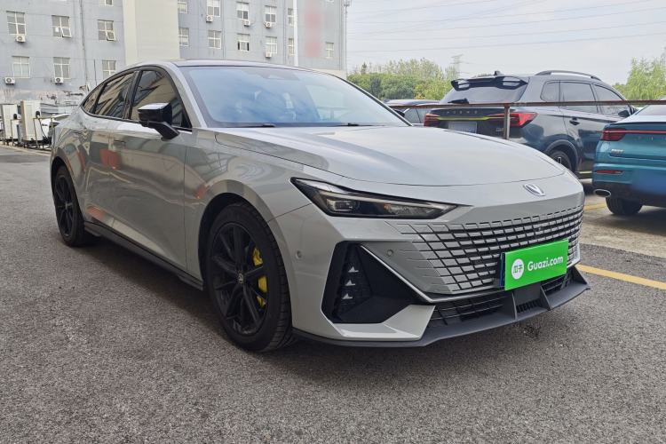 Used Changan UNI-V 2022 1.5T Smart Navigation Version
