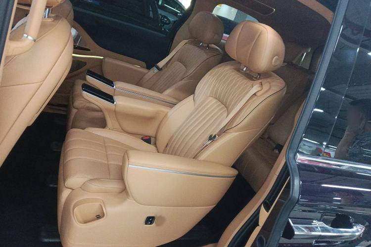 Used VOYAH Dream 2025 PHEV Four-Wheel-Drive Flagship Kunpeng Edition
