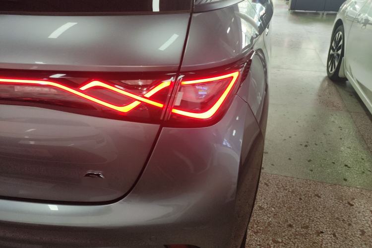 Used BYD Dolphin 2023 420 km Fashion Edition
