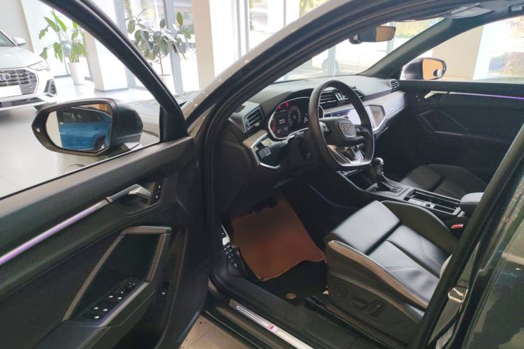 Used Audi Q3 2024 40 TFSI Fashion Dynamic Model