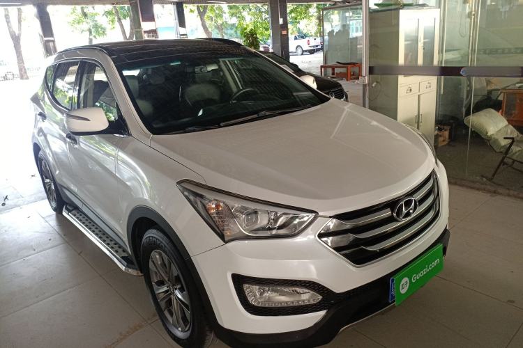 Used Hyundai Santa Fe 2015 2.0T Automatic Two-Wheel Drive Smart Version 5 Seats