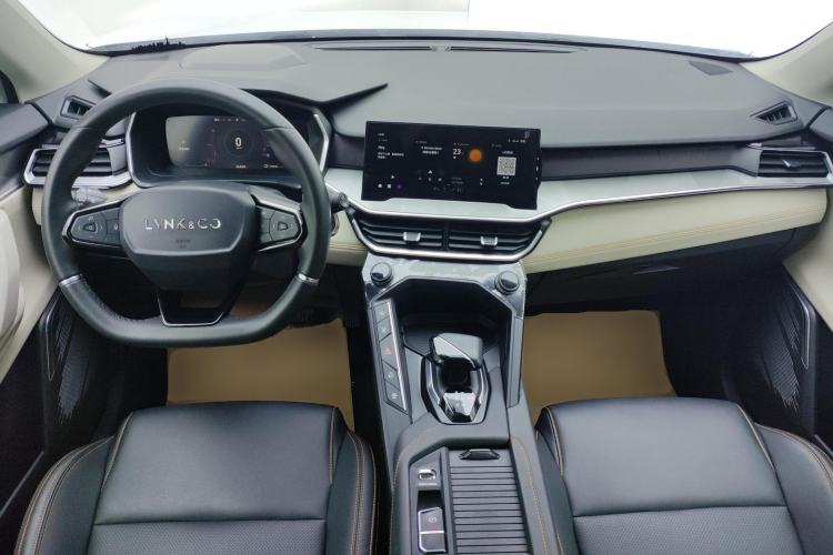 Used Lynk & Co 06 EM-P 2022 PHEV 84 km Range Pro Version
