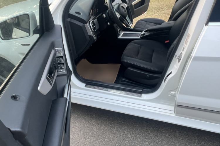 Used Mercedes-Benz GLK-Class 2015 GLK 260 4MATIC Fashion Edition Ultimate Version
