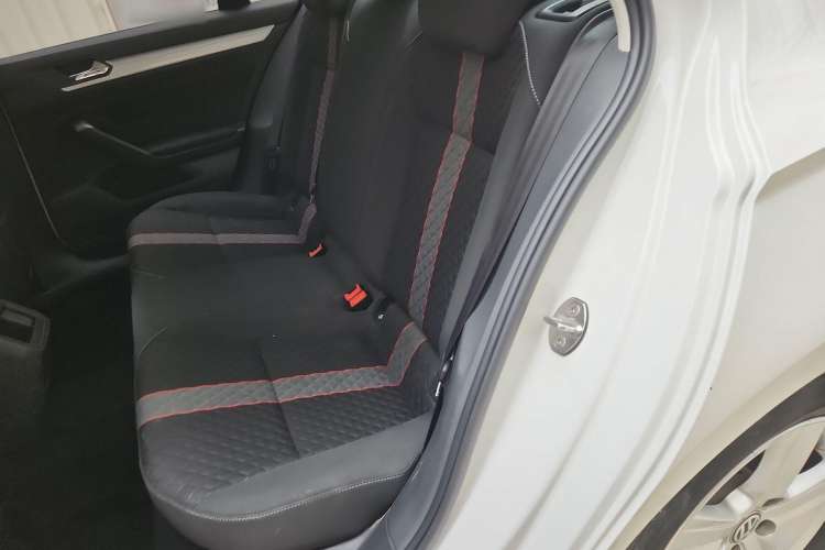 Used Volkswagen Lamando 2019 230TSI DSG Fashion Edition China VI
