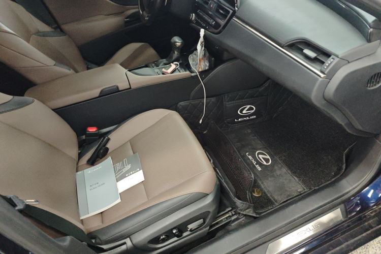 Used Lexus ES 2021 200 Excellence Edition
