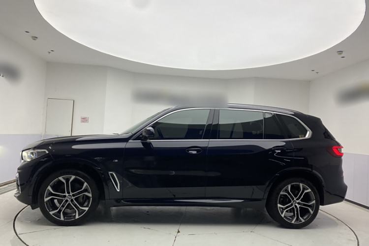 Used BMW X5 2022 xDrive 40Li M Sport Package
