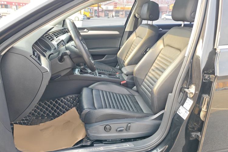 Used Volkswagen Magotan 2018 330TSI DSG Advanced Model
