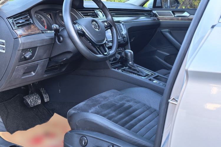 Used Volkswagen Magotan 2017 330TSI DSG Luxury Model
