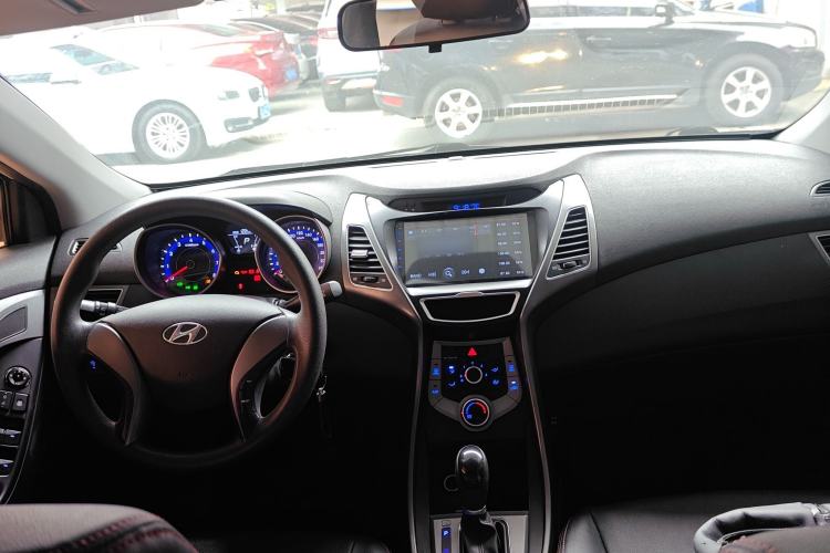 Used Hyundai Elantra 2016 1.6L Automatic Smart Version

