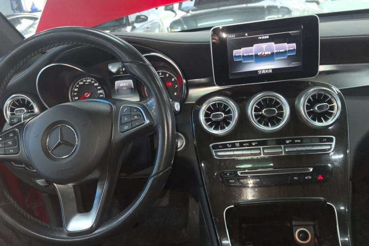 Used Mercedes-Benz GLC 2017 GLC 260 4MATIC Luxury Model