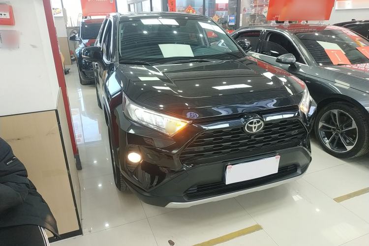 Used Toyota RAV4 2022 2.0L CVT Two-Wheel Drive Fashion Plus Edition
