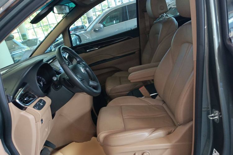 Used Buick GL8 2017 ES 28T Luxury Model China V Standard
