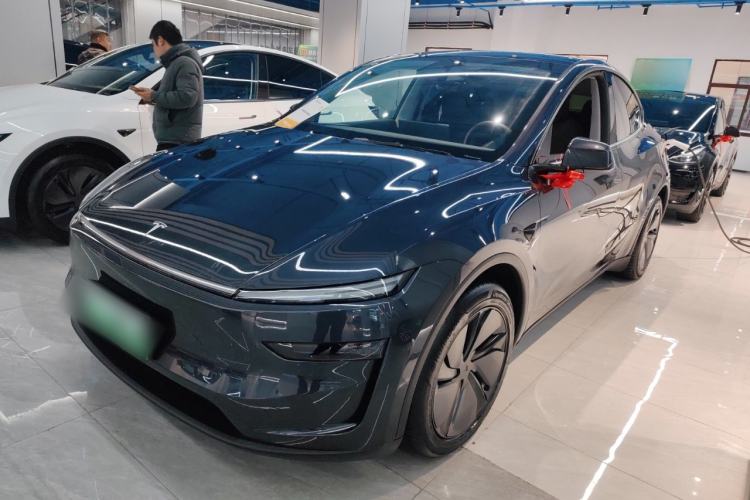 Used Tesla Model Y 2025 Long-Range All-Wheel-Drive Version