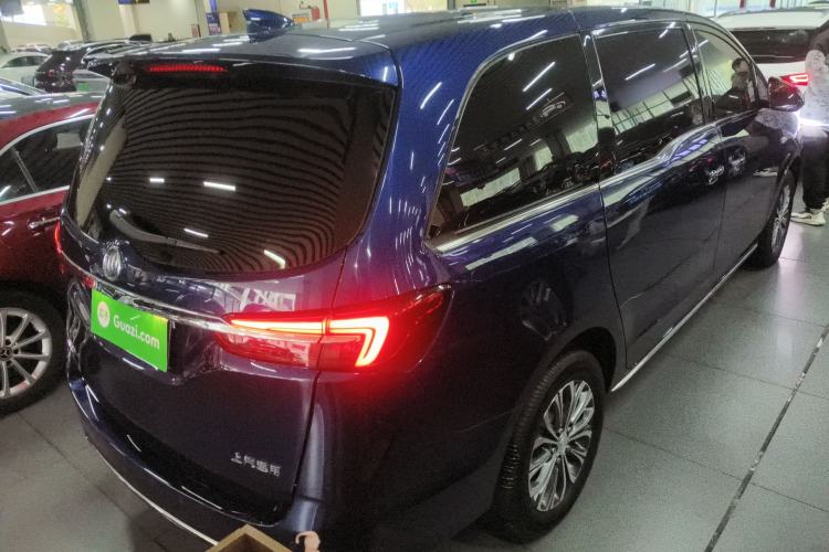 Used Buick GL8 2023 Facelifted Land Cruiser Executive Luxury Version
