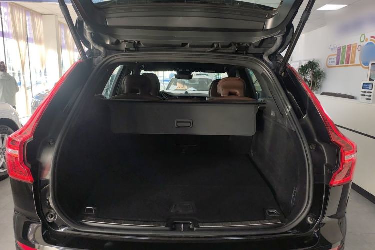 Used Volvo XC60 New Energy 2025 Plug-in Hybrid Long-Range All-Wheel Drive Smart Luxury Edition
