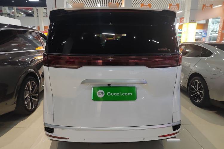 Used Denza D9 2022 DM-i 970 Four-Wheel Drive Prestige Model
