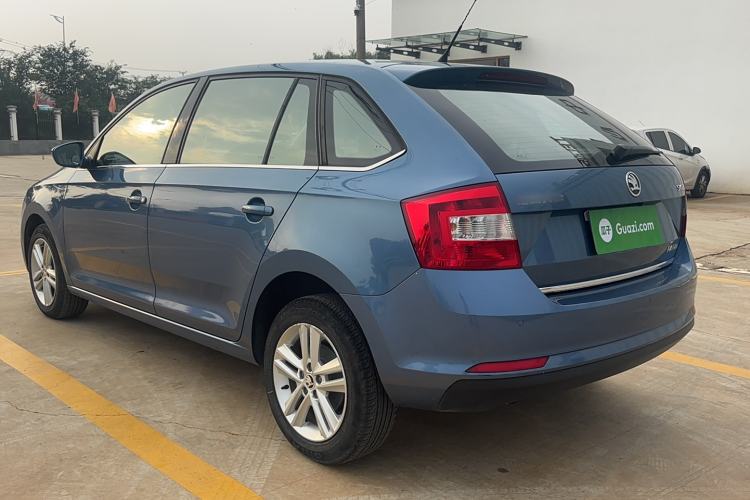 Used Skoda Rapid Spaceback 2014 1.6L Automatic Enjoyment Edition
