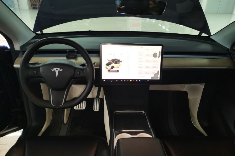 Used Tesla Model Y 2022 Rear-Wheel-Drive Version
