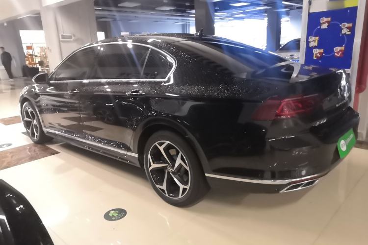 Used Volkswagen Magotan 2023 2 Million Units Limited Edition 330TSI DSG Leading Version
