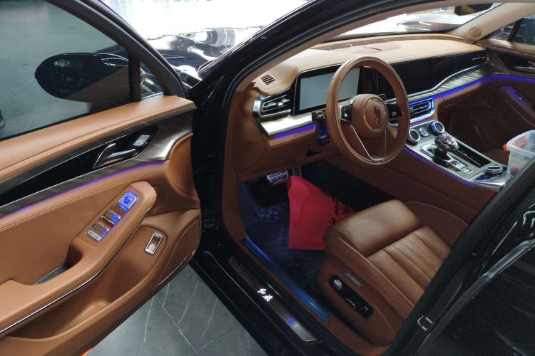 Used Hongqi H9 2023 2.0T Smart Connect Flagship Edition
