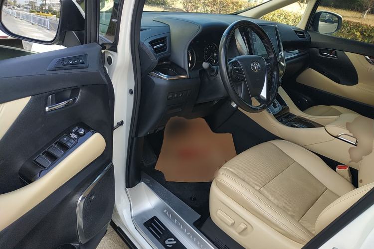 Used Toyota Alphard 2021 Dual-Engine 2.5L Luxury Edition