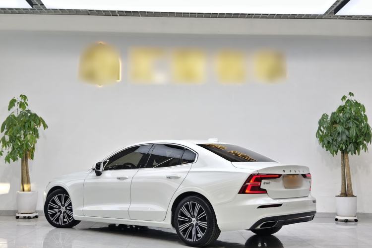 Used Volvo S60 2020 T4 Zhiyuan Luxury Edition
