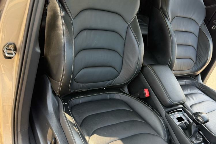 Used Skoda Kodiaq 2019 Facelifted TSI330 7-Seater Two-Wheel-Drive Luxury Enjoyment Edition China VI Standard
